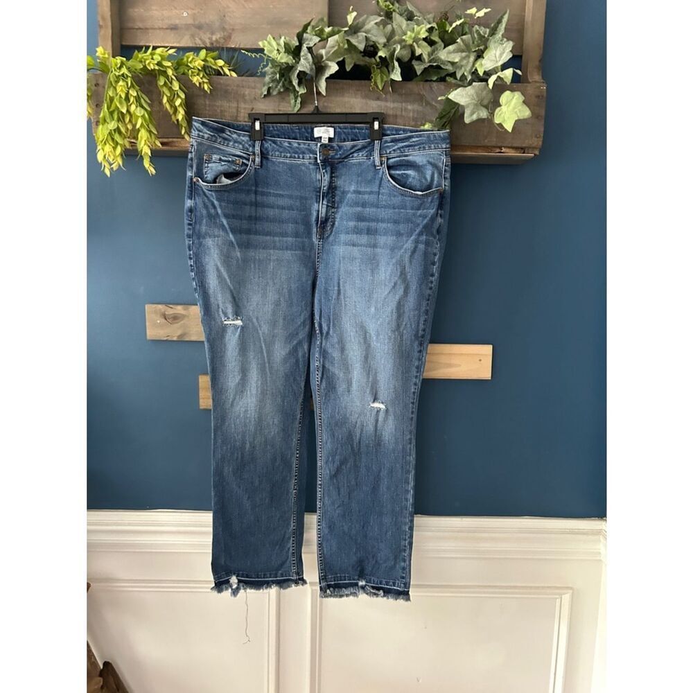 Candace Cameron Bure Medium Blue Distressed Straight Jeans 24WP